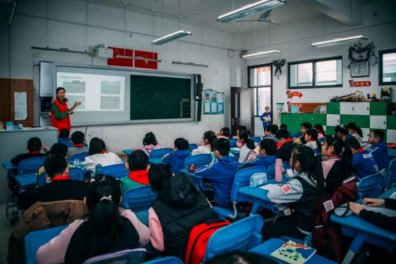 省国土空间生态修复中心耕地保护部开展耕地保护知识进校园志愿服务活动2.png