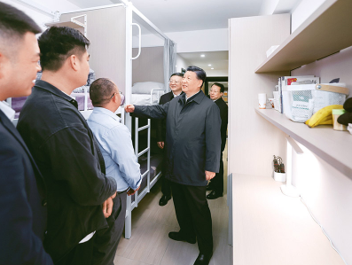 中央军委主席习近平在上海考察