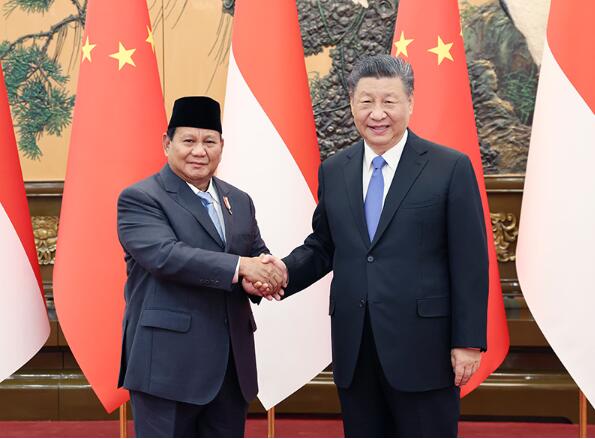 习近平同印度尼西亚当选总统普拉博沃会谈