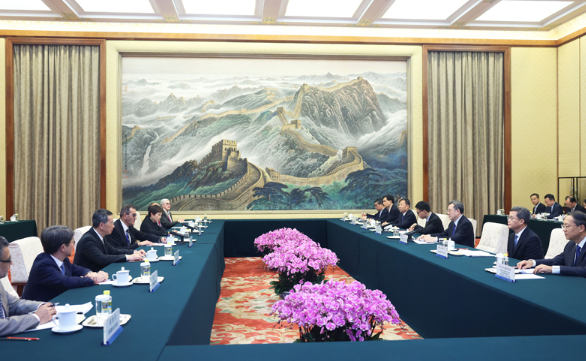 丁薛祥会见亚洲开发银行执行董事访问团 丁薛祥会见亚洲开发银行执行董事访问团