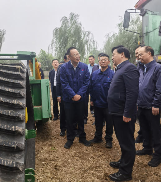 韩俊在河南调研时强调 全力抓好秋收秋种服务保障 提升农业防灾减灾救灾能力3