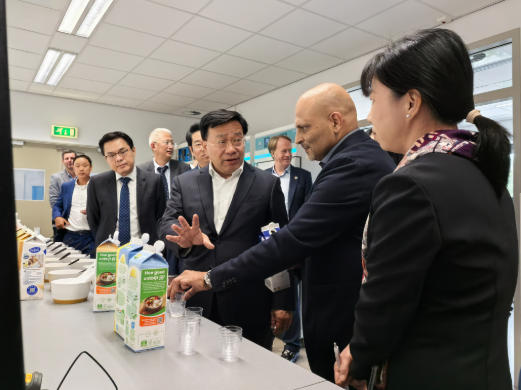 韩俊会见荷兰农业、渔业、粮食安全及自然部部长伟尔司马并共同主持召开第二十次中荷农业高级别工作组会议3 韩俊会见荷兰农业、渔业、粮食安全及自然部部长伟尔司马并共同主持召开第二十次中荷农业高级别工作组会议3