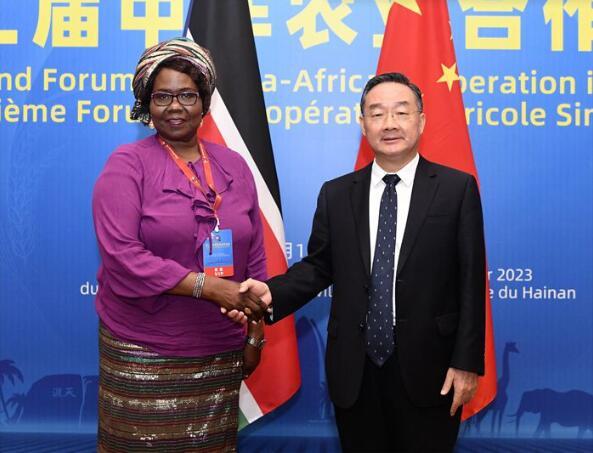 唐仁健分别会见南苏丹农业与粮食安全部部长