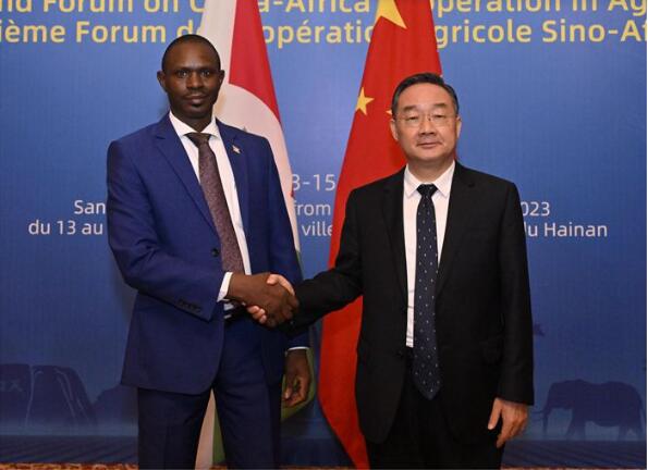 唐仁健分别会见南苏丹农业与粮食安全部部长2